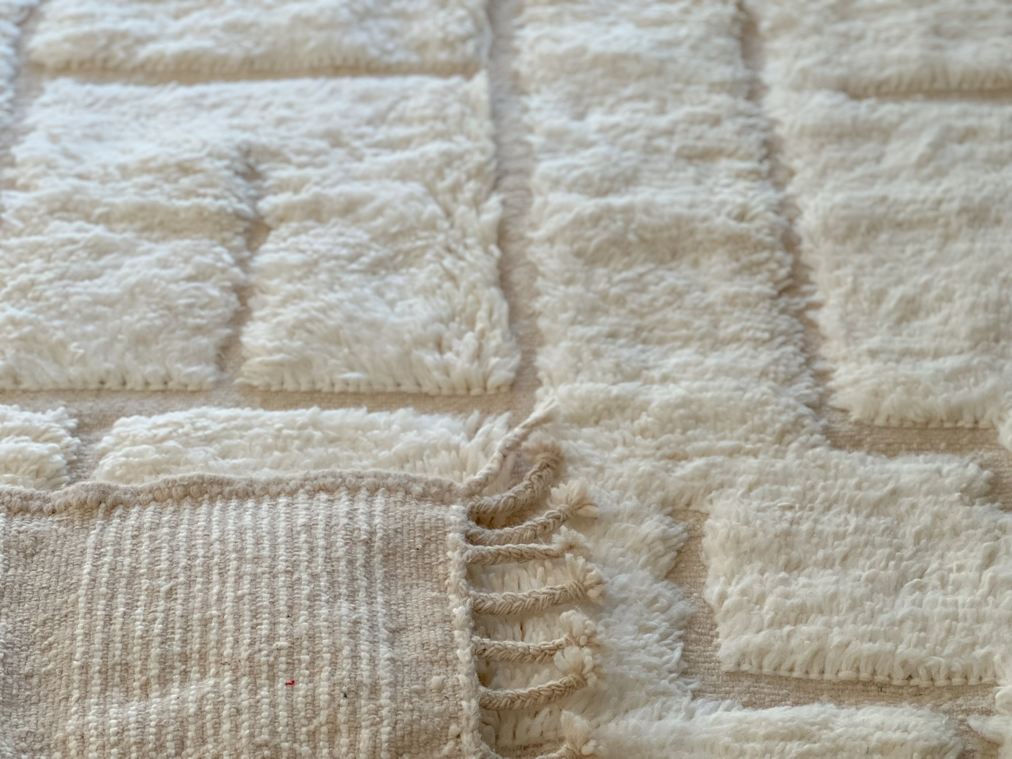 Original Moroccan Beni Ourain Wool Rug - Pavé 14 ( 250cm x 150cm )