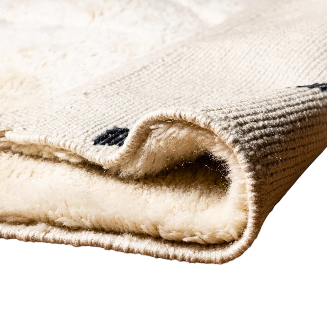 Contemporary Moroccan Runner | Villa Trace - White Marble