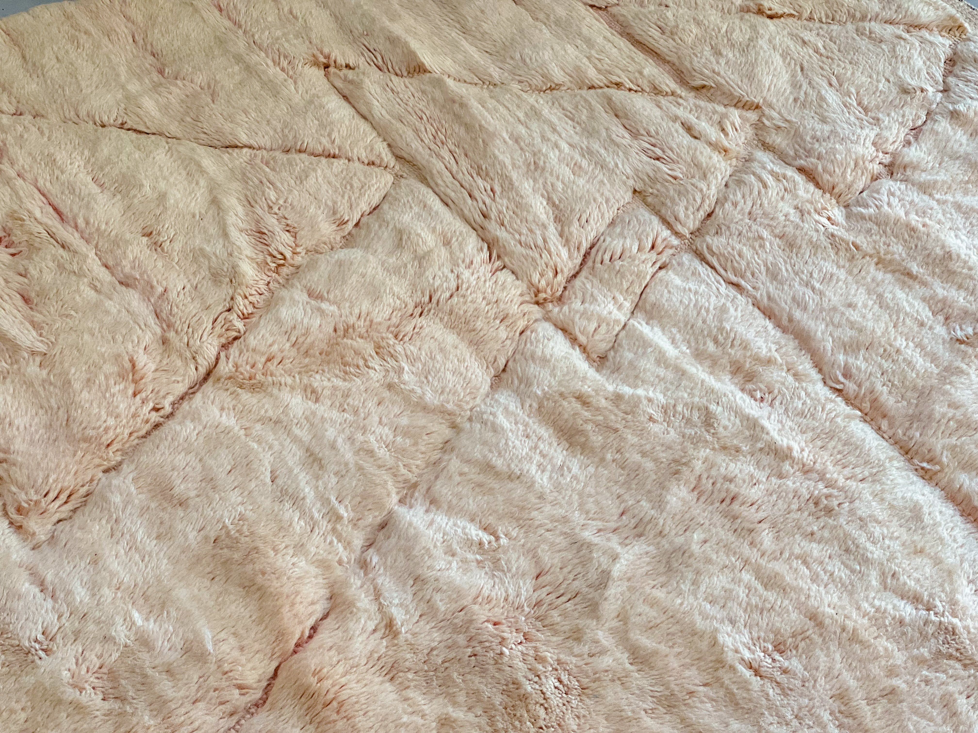 Contemporary Moroccan Rug | Rose