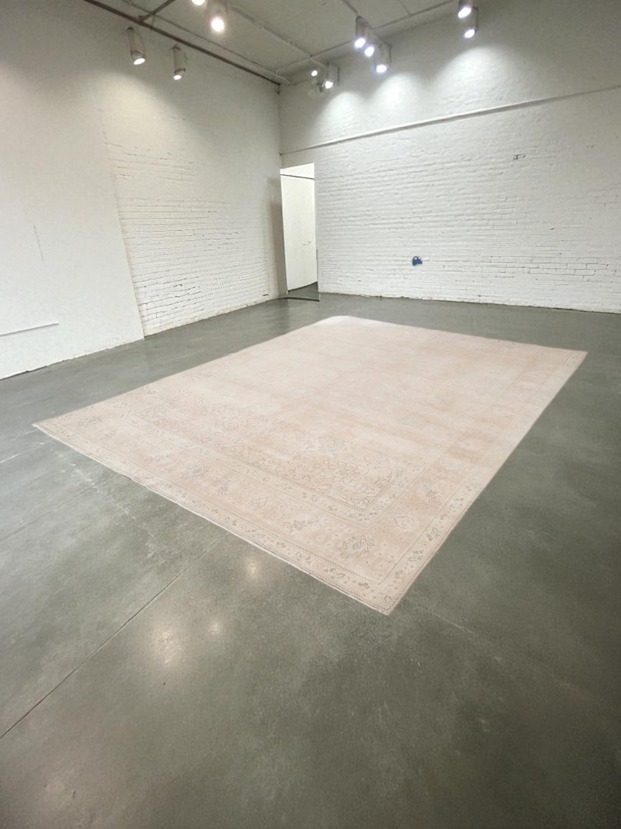 Oversized Neutral Vintage Turkish Rug - Jardin Blush Oushak (384cm x 303cm)