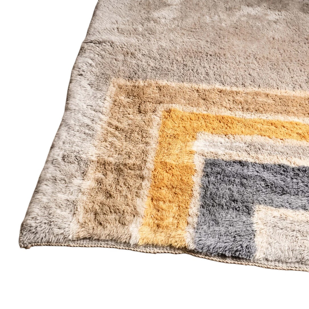 Contemporary Moroccan Beni Mrirt Rug | Casa Dune - Sandstone